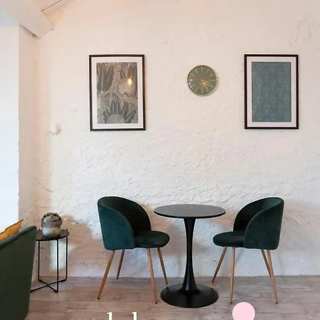 Face A La Gare Tres Bel Апартаменты