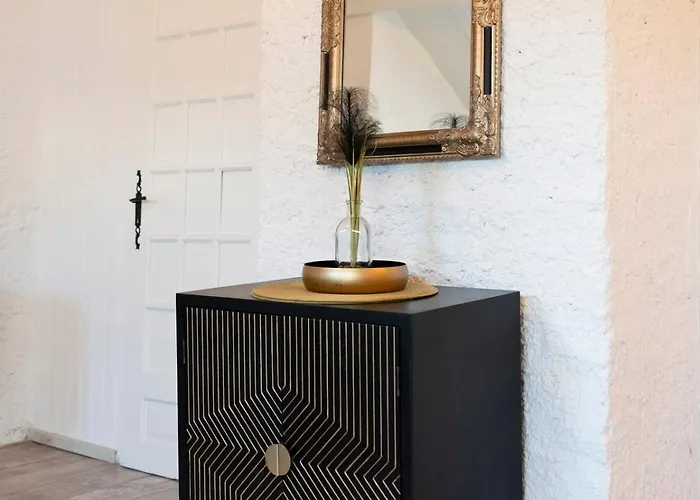 Face A La Gare Tres Bel *