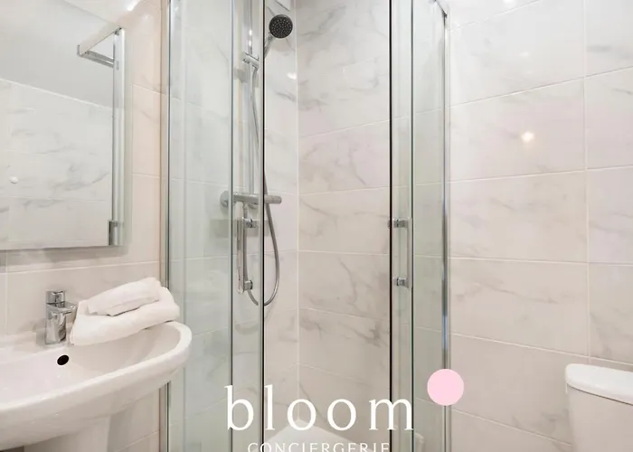 Face A La Gare Tres Bel Апартаменты *